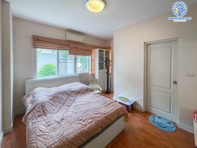 *****บ้านเดี่ยวมือสองย่านนนทบุรี ม.บางกอกบูเลอวาร์ด สาทร-ปิ่นเกล้า เนื้อที่กว้างขวางมากถึง 52.50 ตร.ว. ฟังก์ชัน 3 ห้องนอน 4 ห้องน้ำ ที่จอดรถ 2 คัน แถมฟรี! เครื่องปรับอากาศ 5 เครื่อง มีพื้นที่รอบบ้าน ภายในตกแต่งสวย ตั้งบนทำเลแห่งการเดินทาง ใกล้จุดขึ้นลงทางด่วน "ตลิ่งชัน"